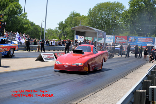 Jesse Clark - 'JCR Racing' (near lane) vs 
Mike Buchanan - 'Hombre' (far lane)